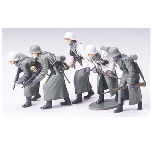 Tamiya 35256 1/35 German Assault Infantry with Winter Gear